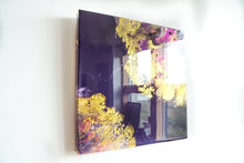 Carica l'immagine nel visualizzatore di Gallery, Resin art in purple for mental health
