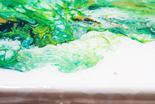 Load image into Gallery viewer, Detail of Fluid Art painting by Alessia Camoirano Bruges
