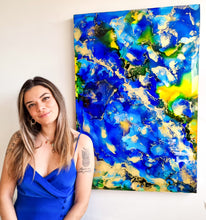 Load image into Gallery viewer, London based woman artist Alessia Camoirano Bruges and abstract alcohol ink painting 
